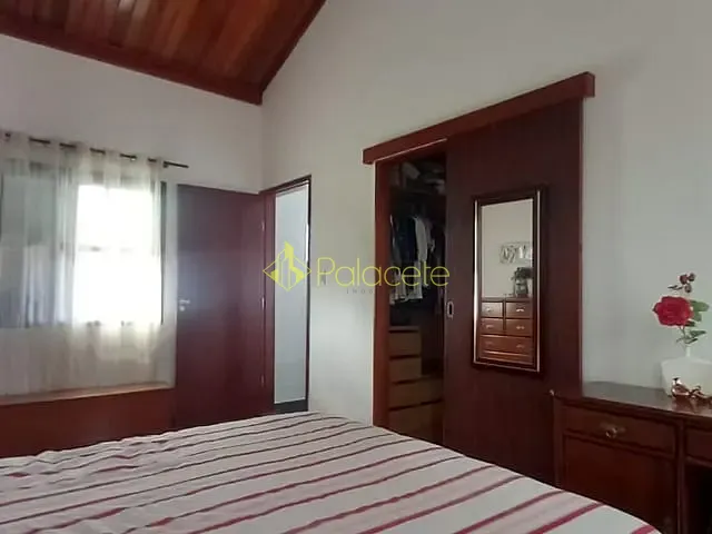 Casa com 250m² 4 quartos e 2 banheiros, à venda, no bairro Esplanada Independência em Taubaté