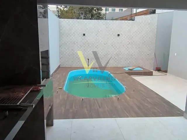 Casa com 300m² 3 quartos e 2 banheiros, à venda, no bairro Santa Cruz em Anápolis
