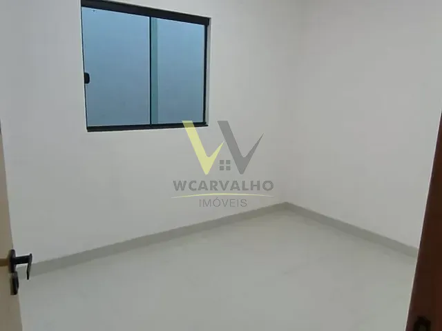Casa com 300m² 3 quartos e 2 banheiros, à venda, no bairro Santa Cruz em Anápolis