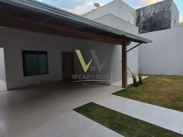 Casa com 300m² 3 quartos e 2 banheiros, à venda, no bairro Santa Cruz em Anápolis