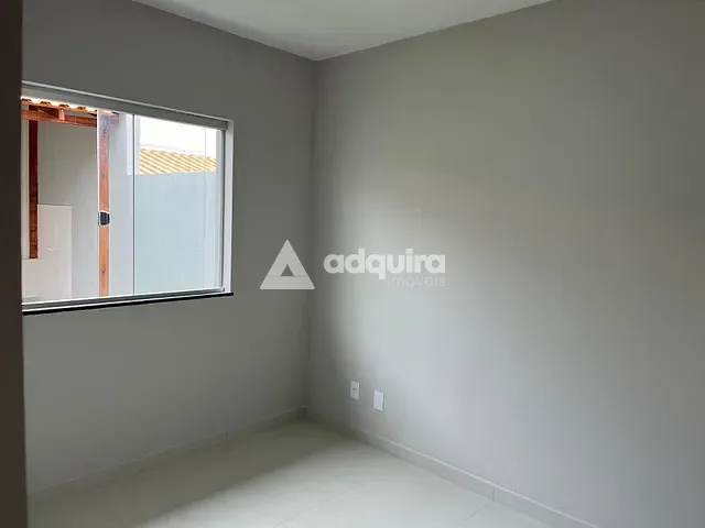Casa 2 quartos e 1 banheiro, à venda, no bairro Cará-cará em Ponta Grossa