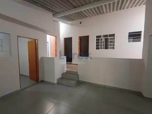 Casa com 250m² 3 quartos e 2 banheiros, para alugar, no bairro Jardim Jurema em Valinhos