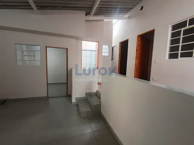 Casa com 250m² 3 quartos e 2 banheiros, para alugar, no bairro Jardim Jurema em Valinhos