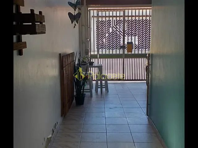 Casa com 125m² 2 quartos e 1 banheiro, à venda, no bairro Parque Arco Íris em Taubaté