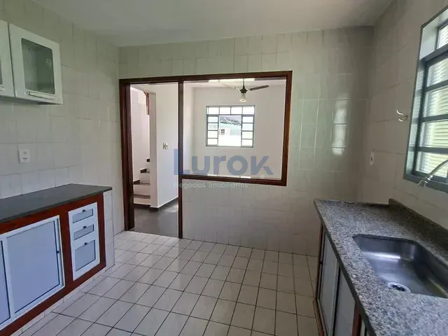 Casa com 300m² 2 quartos e 2 banheiros, para alugar, no bairro Jardim Jurema em Valinhos