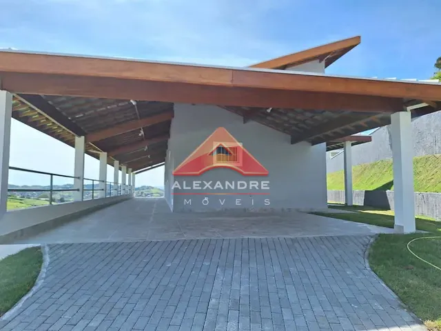 Casa com 1036m² 3 quartos e 2 banheiros, à venda, no bairro Condomínio Residencial Mantiqueira em São José dos Campos