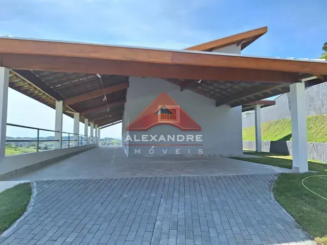 Casa com 1036m² 3 quartos e 2 banheiros, à venda, no bairro Condomínio Residencial Mantiqueira em São José dos Campos