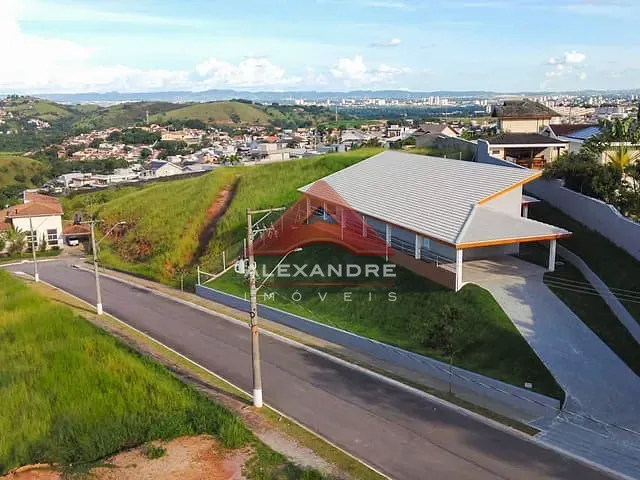 Casa com 1036m² 3 quartos e 2 banheiros, à venda, no bairro Condomínio Residencial Mantiqueira em São José dos Campos