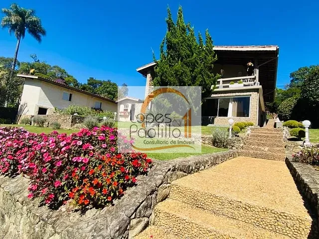 Casa com 876m² 4 quartos e 3 banheiros, à venda, no bairro Clube da Montanha em Atibaia