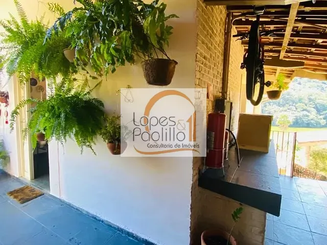 Casa com 876m² 4 quartos e 3 banheiros, à venda, no bairro Clube da Montanha em Atibaia