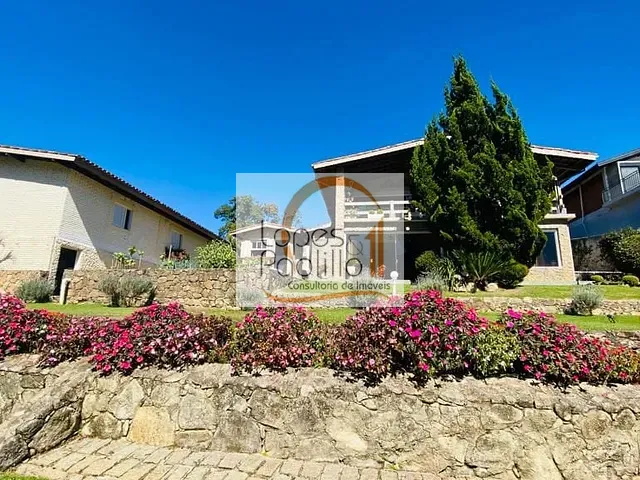Casa com 876m² 4 quartos e 3 banheiros, à venda, no bairro Clube da Montanha em Atibaia