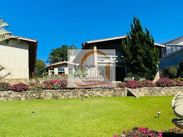 Casa com 876m² 4 quartos e 3 banheiros, à venda, no bairro Clube da Montanha em Atibaia
