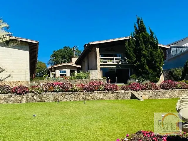 Casa com 876m² 4 quartos e 3 banheiros, à venda, no bairro Clube da Montanha em Atibaia