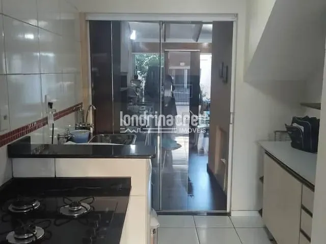 Casa à venda, no bairro Jardim São Paulo em Londrina