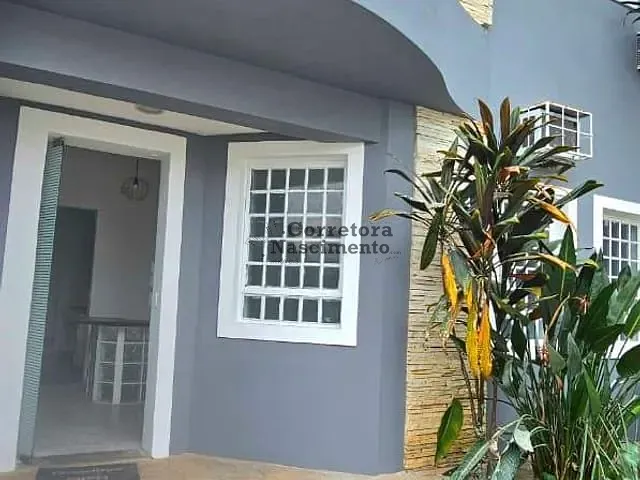 Casa com 150m², à venda ou para alugar, no bairro Vila Pinheiro em Jacareí