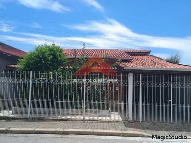 Casa com 250m² 2 quartos e 1 banheiro, à venda, no bairro Jardim Ismênia em São José dos Campos