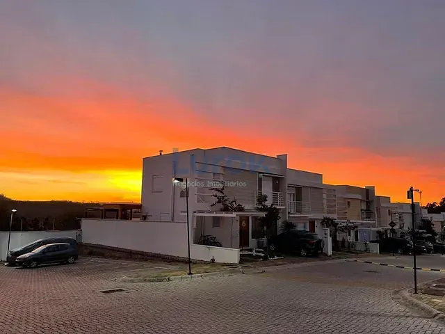 Casa com 220m² 4 quartos e 5 banheiros, à venda, no bairro Observatório em Vinhedo