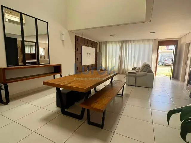 Casa com 220m² 4 quartos e 5 banheiros, à venda, no bairro Observatório em Vinhedo