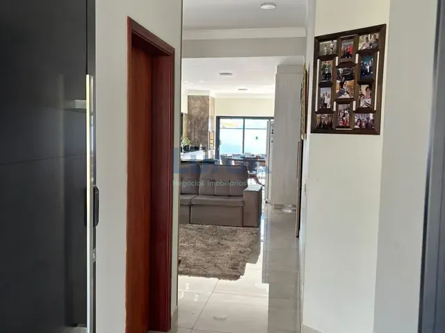 Casa com 330m² 3 quartos e 4 banheiros, para alugar, no bairro Condomínio Residencial Terras do Oriente em Valinhos