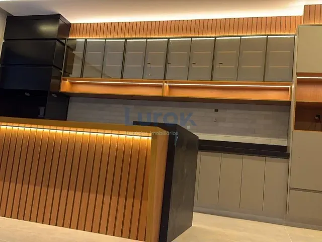 Casa com 300m² 3 quartos e 5 banheiros, à venda, no bairro Roncáglia em Valinhos