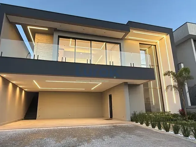 Casa com 300m² 3 quartos e 5 banheiros, à venda, no bairro Roncáglia em Valinhos