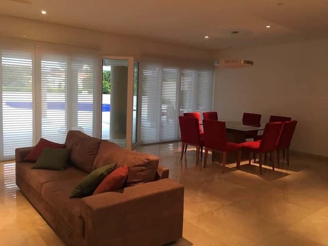 Casa com 1000m² 4 quartos e 8 banheiros, à venda, no bairro Tamboré em Santana de Parnaíba