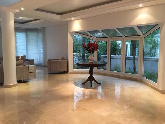 Casa com 1000m² 4 quartos e 8 banheiros, à venda, no bairro Tamboré em Santana de Parnaíba