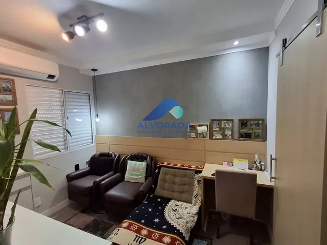 Casa com 10m² 2 quartos e 2 banheiros, à venda, no bairro Eugênio de Mello em São José Dos Campos