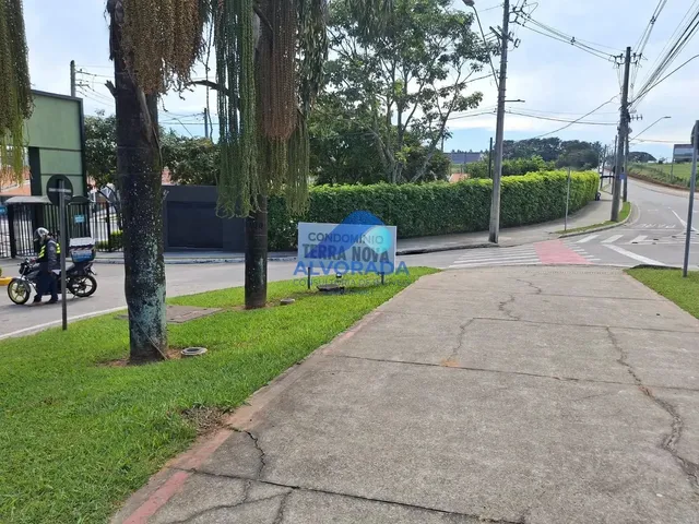 Casa com 10m² 2 quartos e 2 banheiros, à venda, no bairro Eugênio de Mello em São José Dos Campos