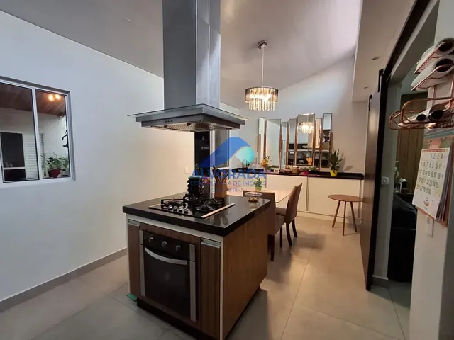 Casa com 10m² 2 quartos e 2 banheiros, à venda, no bairro Eugênio de Mello em São José Dos Campos