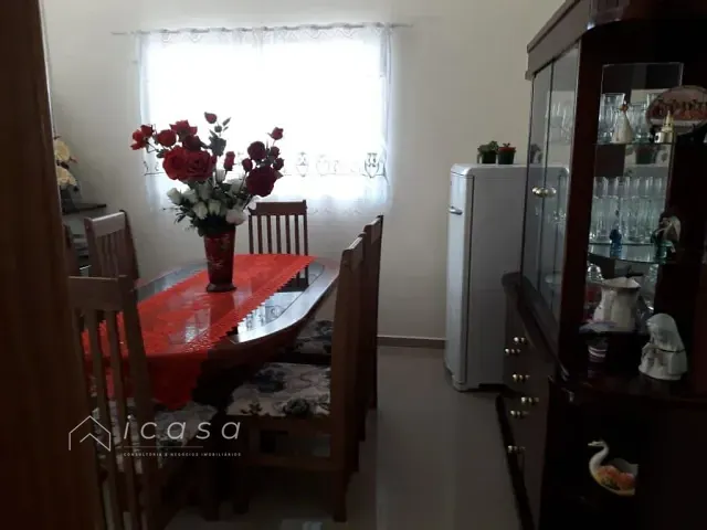 Casa com 250m² 3 quartos e 2 banheiros, à venda, no bairro Parque Residencial Maria Elmira em Caçapava