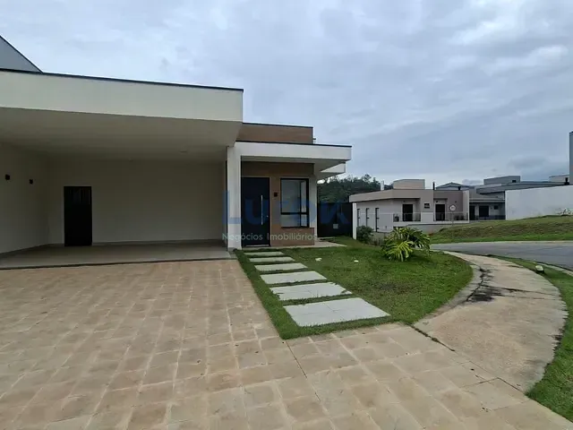 Casa com 300m² 3 quartos e 4 banheiros, à venda, no bairro Roncáglia em Valinhos