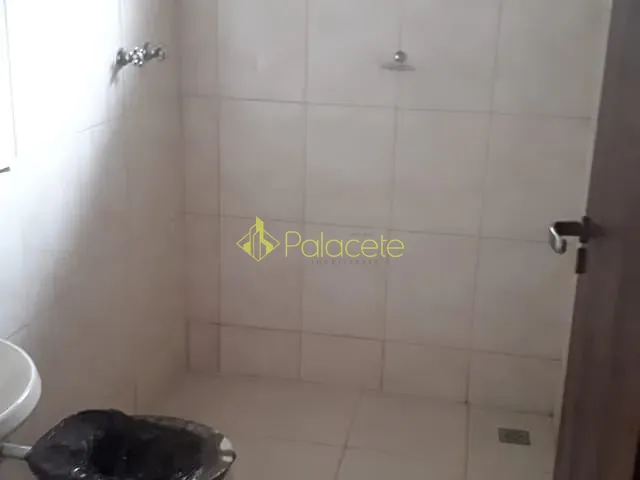Casa com 210m² 2 quartos e 1 banheiro, à venda, no bairro Vila São João em Pindamonhangaba