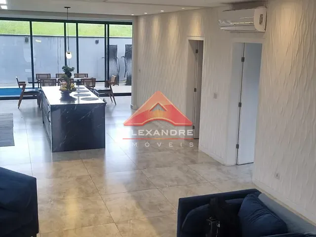 Casa com 250m² 3 quartos e 4 banheiros, à venda, no bairro Sítio Adriano em Caçapava