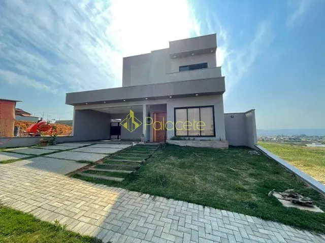 Casa com 360m² 4 quartos e 4 banheiros, à venda, no bairro Santa Mônica em Caçapava