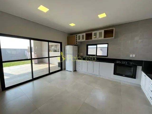 Casa com 360m² 4 quartos e 4 banheiros, à venda, no bairro Santa Mônica em Caçapava