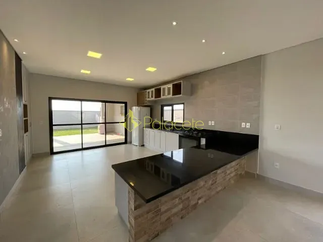 Casa com 360m² 4 quartos e 4 banheiros, à venda, no bairro Santa Mônica em Caçapava