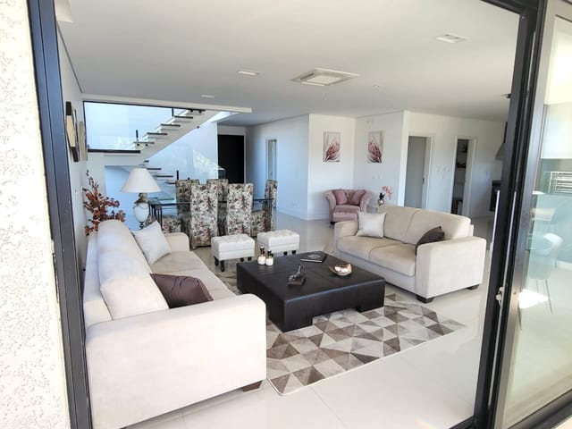 Casa com 464m² 4 quartos e 5 banheiros, à venda, no bairro Alphaville em Santana de Parnaíba