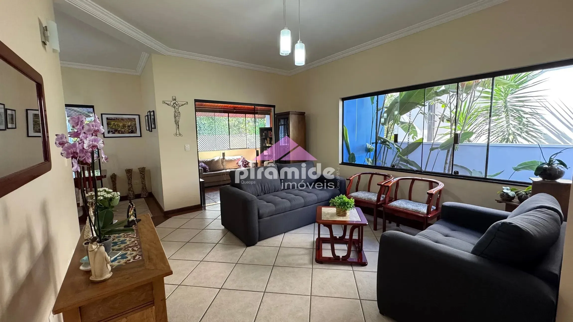Casa, 3 quartos, 199 m² - Foto 1