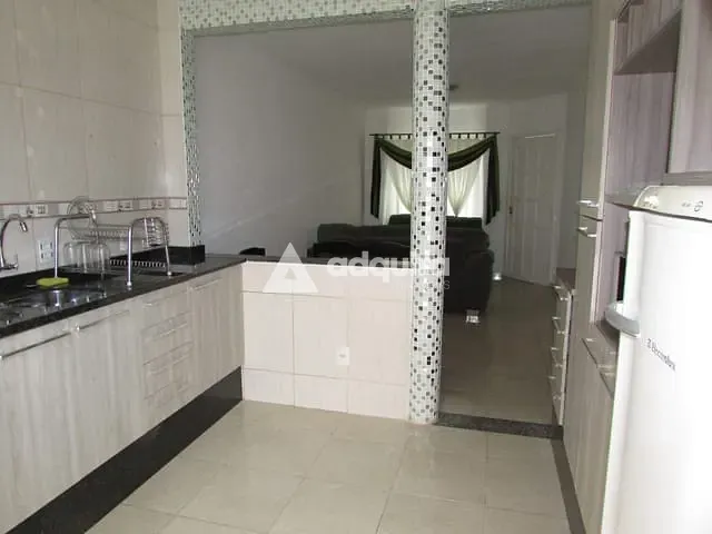 Casa 2 quartos e 1 banheiro, à venda, no bairro Uvaranas em Ponta Grossa