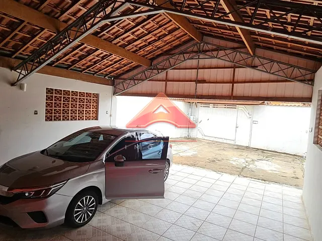 Casa com 389m² 2 quartos e 2 banheiros, à venda, no bairro Vila Rossi em São José dos Campos