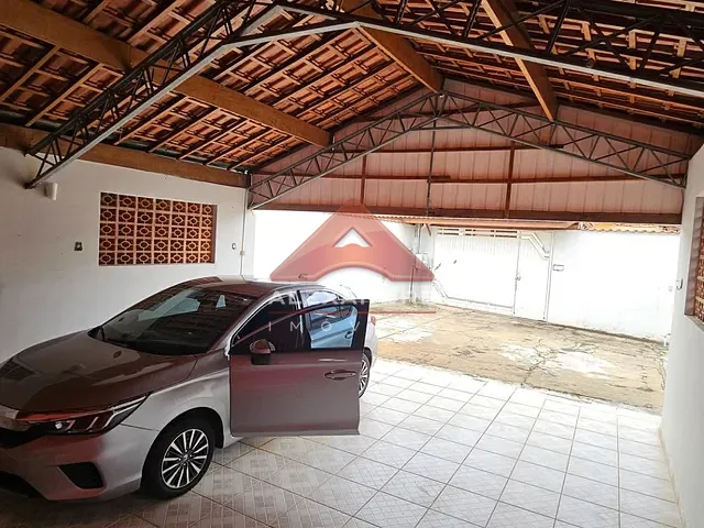 Casa com 389m² 2 quartos e 2 banheiros, à venda, no bairro Vila Rossi em São José dos Campos