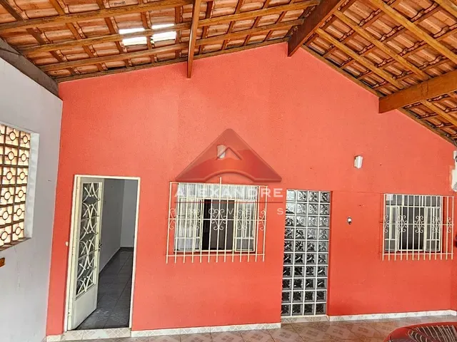 Casa com 389m² 2 quartos e 2 banheiros, à venda, no bairro Vila Rossi em São José dos Campos