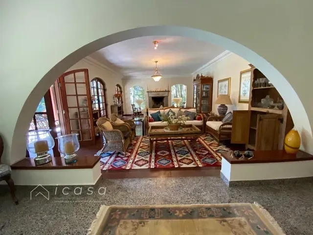 Casa com 5448m² 5 quartos e 7 banheiros, à venda, no bairro Bosque dos Eucaliptos em São José dos Campos