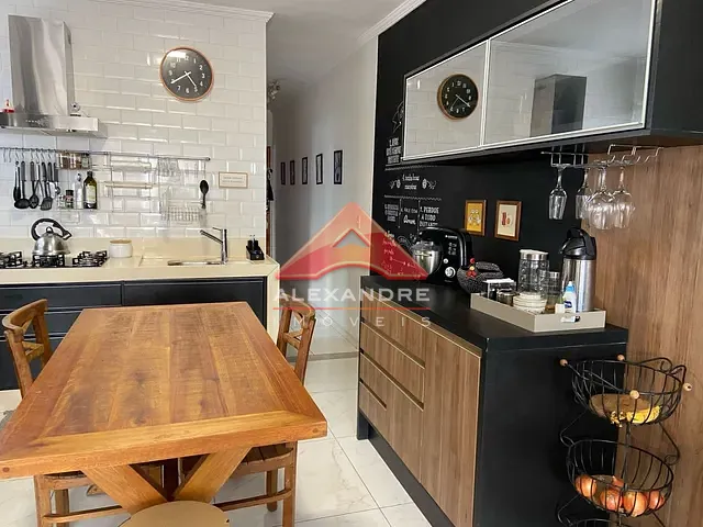 Casa com 140m² 2 quartos e 1 banheiro, à venda, no bairro Jardim Limoeiro em São José dos Campos