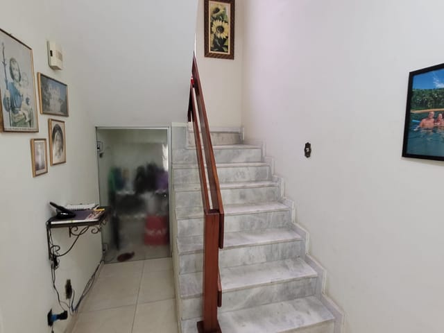 Casa com 300m² 4 quartos e 4 banheiros, à venda, no bairro Chácara Galega em Pindamonhangaba