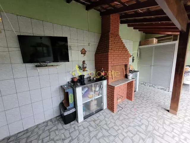 Casa com 300m² 4 quartos e 4 banheiros, à venda, no bairro Chácara Galega em Pindamonhangaba
