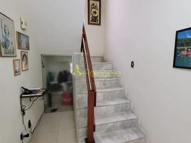 Casa com 300m² 4 quartos e 4 banheiros, à venda, no bairro Chácara Galega em Pindamonhangaba