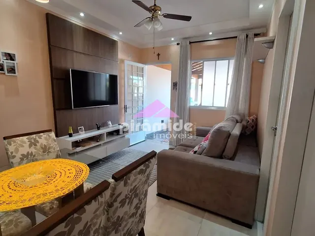Casa com 10m² 2 quartos e 1 banheiro, à venda, no bairro Jardim Marcondes em Jacareí