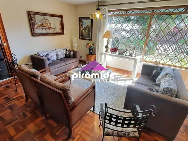 Casa com 675m² 4 quartos e 4 banheiros, à venda, no bairro Jardim Esplanada em São José dos Campos